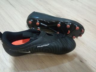 Botas de fútbol tacos Nike niño negras