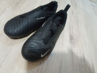 Botas de fútbol tacos Nike niño negras