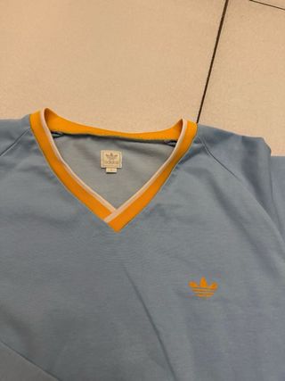 Camiseta Adidas manga larga azul con número 3