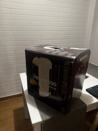 Cafetera Nespresso Vertuo Plus Negra