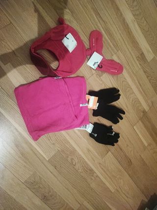 Conjunto infantil: gorro, guantes y braga
