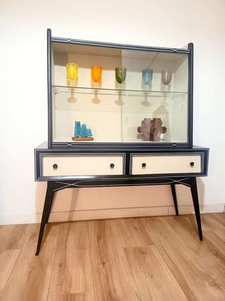 Vitrina Mid Century Sioux.