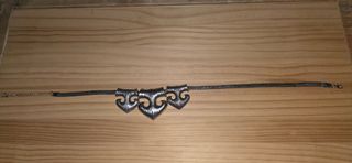 Collar plateado con 3 anclas