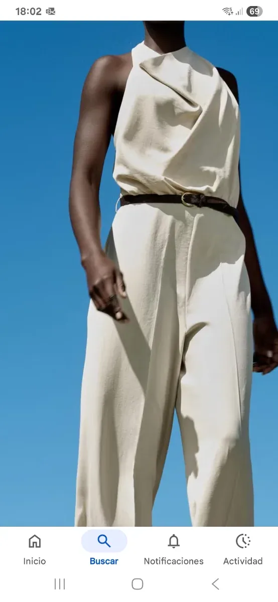 Mono Zara cuello halter beige