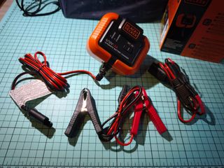Cargador Baterías Black+Decker 6/12V 1.5A