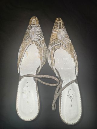 Zapatos de tacón Luisa Maria dorados y plateados