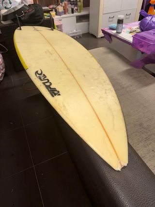 Tabla de surf short (amarilla)