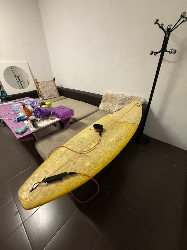 Tabla de surf short (amarilla)