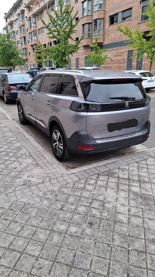 Peugeot 5008 2021