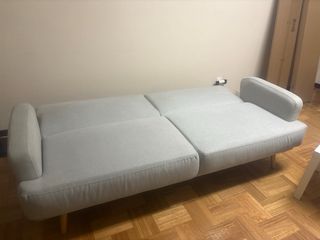 Sofá gris de tela