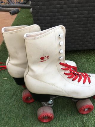 Patines de artistico de 4 ruedas blancos con cordo