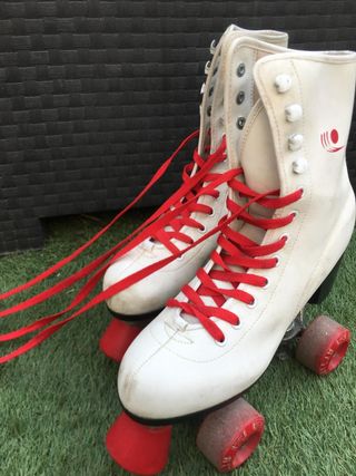 Patines de artistico de 4 ruedas blancos con cordo