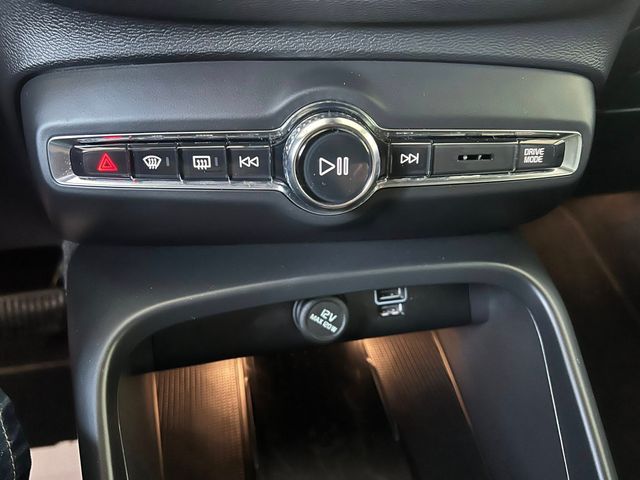 Volvo XC40 T4 Recharge AUTO 211cv HÍBRIDO/ENCHUFA 