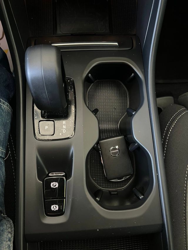 Volvo XC40 T4 Recharge AUTO 211cv HÍBRIDO/ENCHUFA 