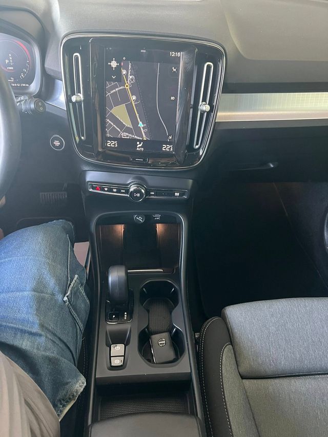 Volvo XC40 T4 Recharge AUTO 211cv HÍBRIDO/ENCHUFA 