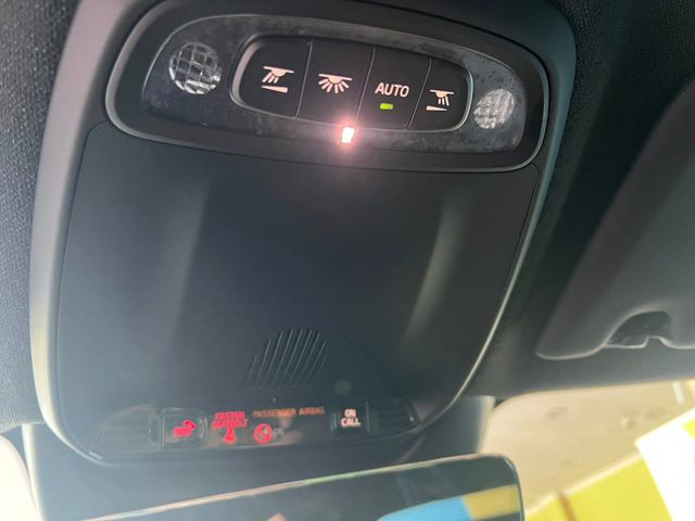 Volvo XC40 T4 Recharge AUTO 211cv HÍBRIDO/ENCHUFA 