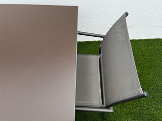 Conjunto mesa y sillas de jardín