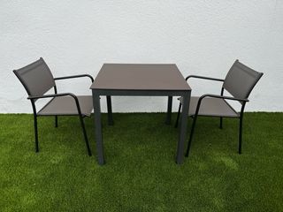 Conjunto mesa y sillas de jardín