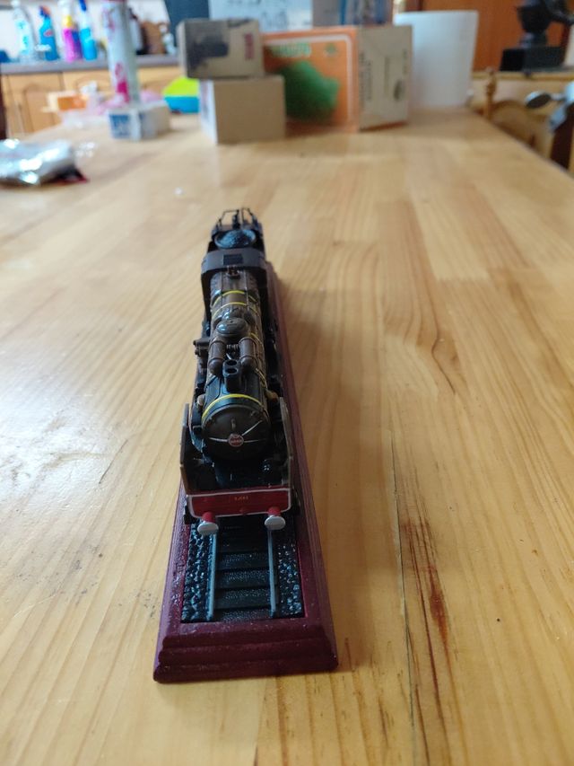 Preciosa locomotora a vapor