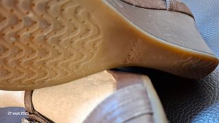 Sandalias Geox Marrón y Dorado con pedrería 