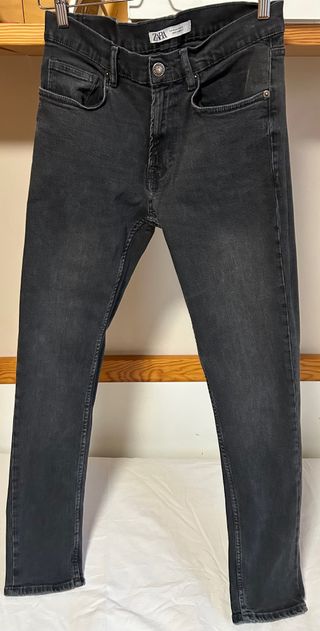 Pantalones vaqueros Zara negros