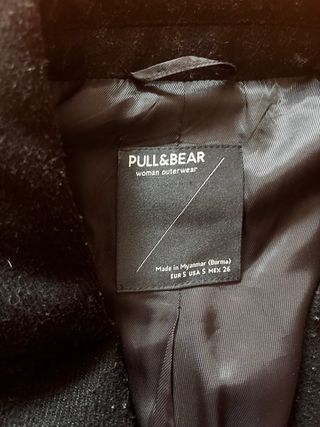 Abrigo negro Zara