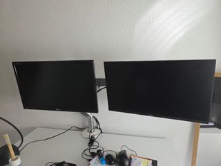 Brazo doble monitor + 1 monitor LG