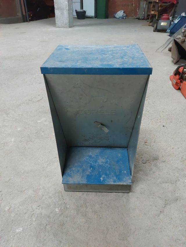 Comedero metálico para perros