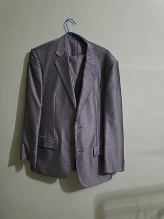 Traje gris chaqueta, chaleco y pantalón