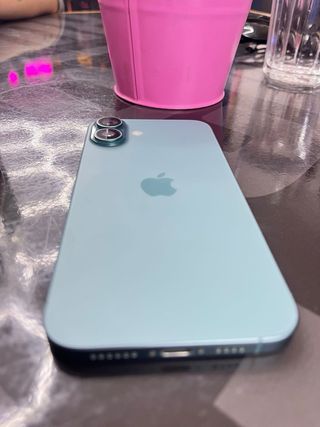 iPhone 16 Plus, se entrega con factura y caja.