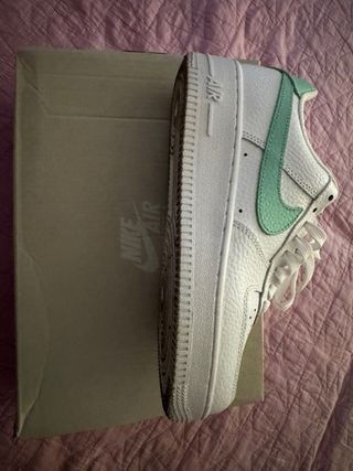 Nike Air Force 1 Verde y Blanco