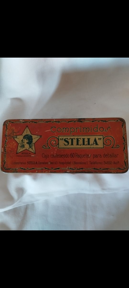 Antigua caja metálica Stella