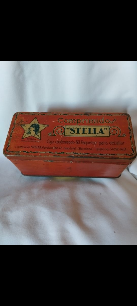 Antigua caja metálica Stella