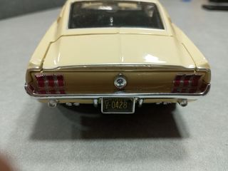 Ford Mustang GT 68"  1/18