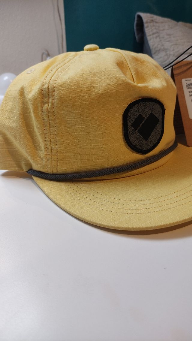 Gorra Obermeyer Snapback Amarilla