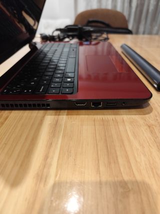 Portátil HP 15-R017 Rojo