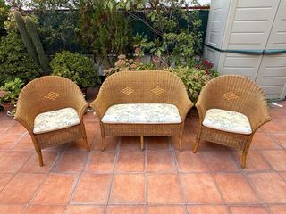 Conjunto de mimbre: sofá y 2 sillones