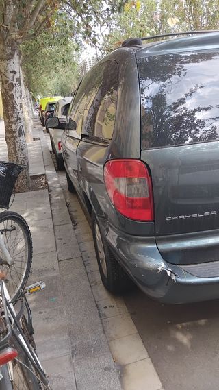 Chrysler Voyager 2.4 Gasolina con Pegatina B 