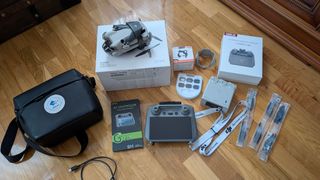 Dron DJI Mini 4 Pro Combo