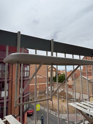 Conjunto terraza - mesa y 2 sillas plegables