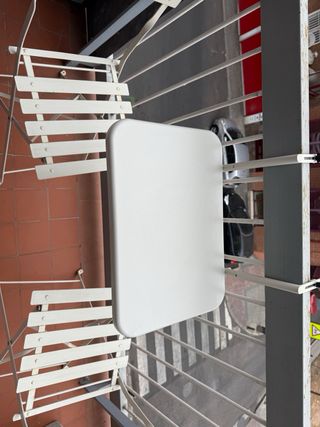 Conjunto terraza - mesa y 2 sillas plegables