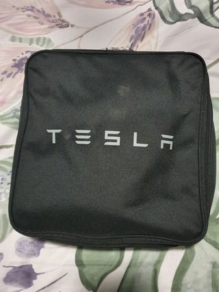Cargador Tesla para enchufe schuko