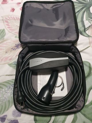 Cargador Tesla para enchufe schuko