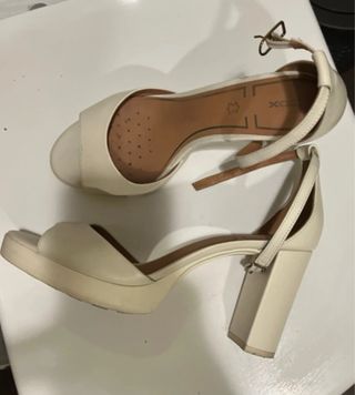 Sandalias Geox Plataforma Penélope Cruz Beige.