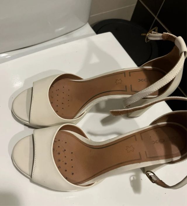 Sandalias Geox Plataforma Penélope Cruz Beige.