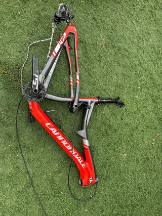Bicicleta Cannondale y cuadro 