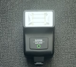 Flash Sunpak auto 200