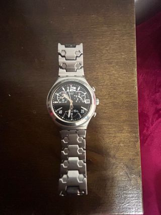 Reloj Swatch Cronógrafo Negro y Plateado