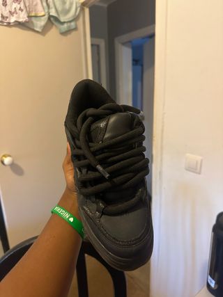 Zapatos Bershka negros talla 39