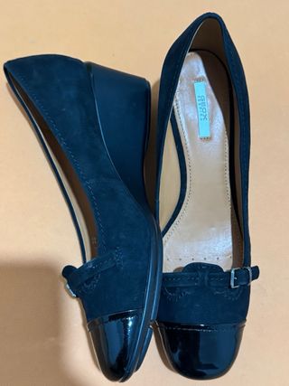 Zapatos Geox Negros Talla 38
con cuña de 5cm
